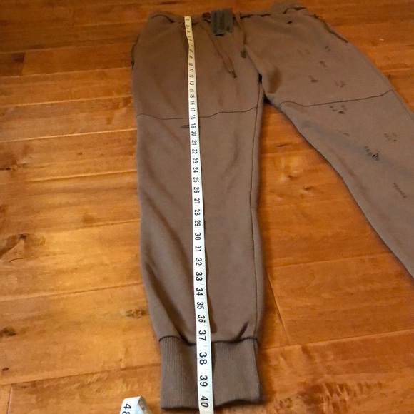 EK Attire Distressed jogger sweatpants - Picture 6 of 8